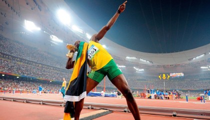 九游app官网下载-葡萄牙骑手吉尔贝托·费利佩在2024年全国工作马术锦标赛中以“Morante”马匹获得大师组冠军，展现出色表现。